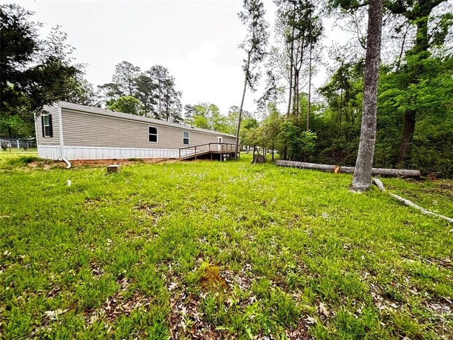 Building Photo - 300 Cherokee Ln