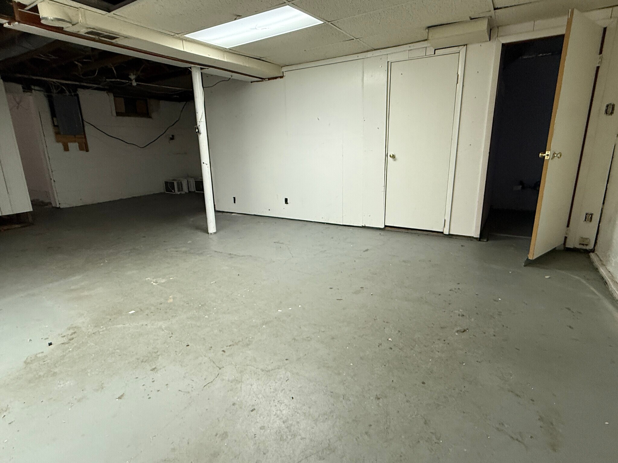 Building Photo - 610 Salisbury Rd