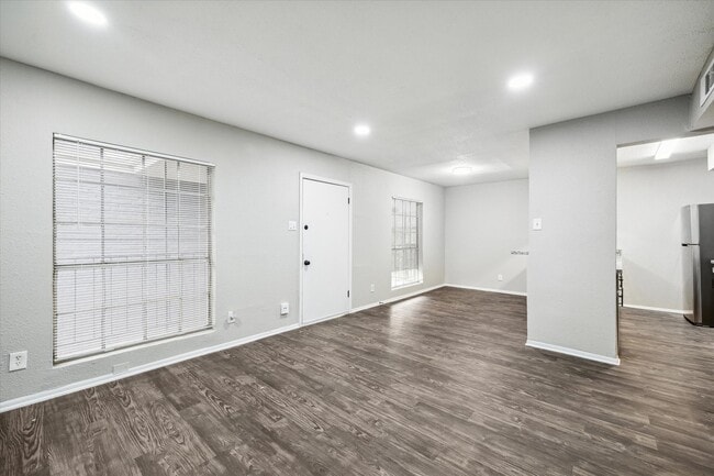 Building Photo - Spring Branch Gardens Apartments