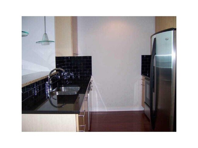 Building Photo - High-rise Luxury 1 Bedroom Buckhead Condo,...