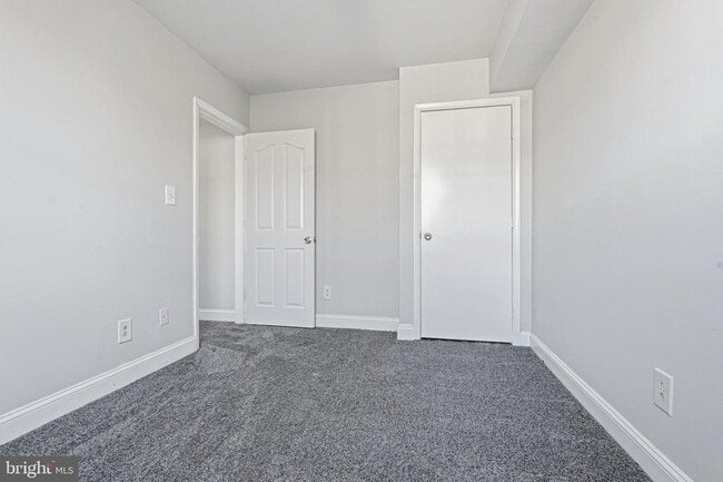 Building Photo - 3312 Parklawn Ave