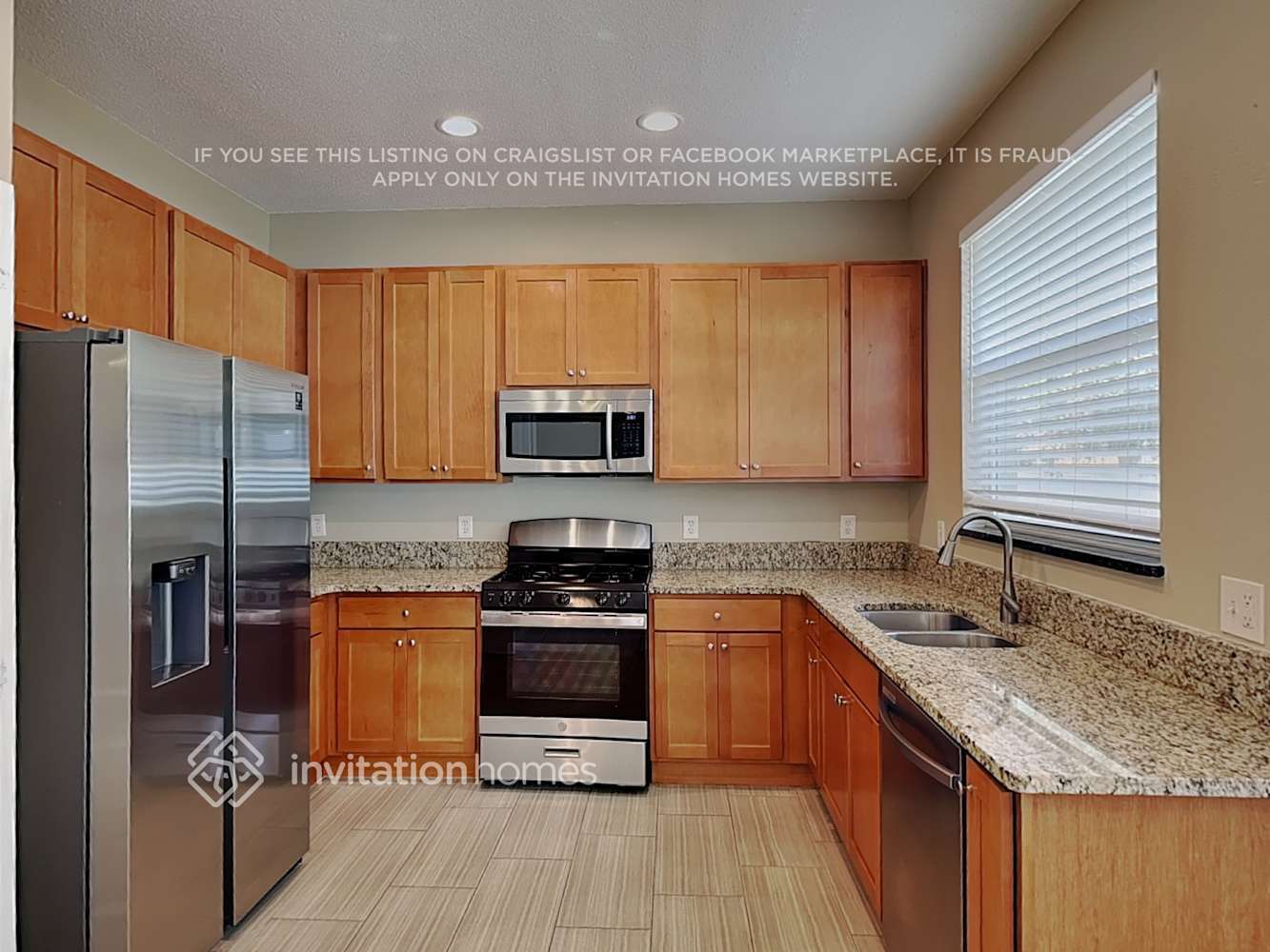 Building Photo - 1041 Grand Canyon Dr