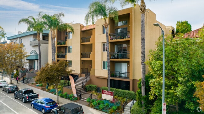 5455 White Oak Ave - White Oak Gardens