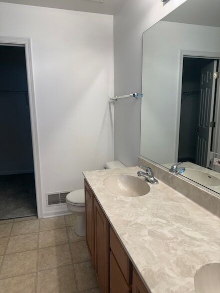 Building Photo - 2320 Hudson Cir