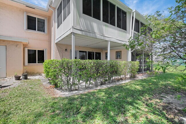 Building Photo - 1631 NW 18th Ave