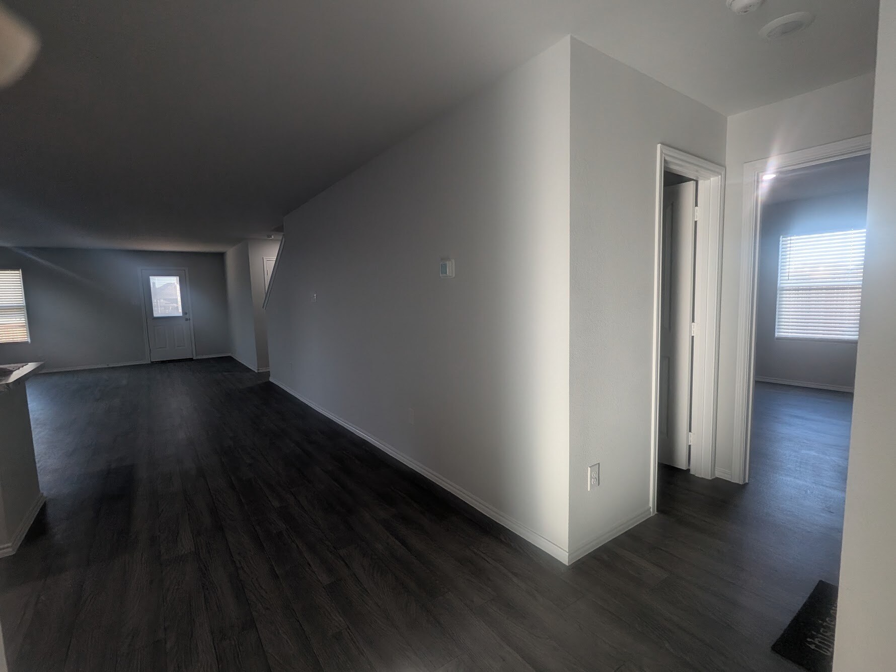 Building Photo - 1704 Dwelling Pl