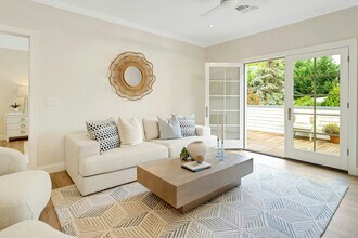 Building Photo - 340 Heights Rd