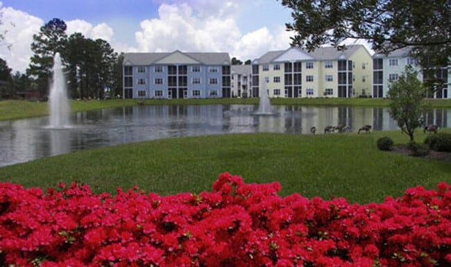 Building Photo - 3 bedroom, 2 bath condo at Fountain Pointe