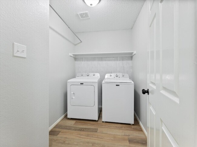 Building Photo - 3025 Morning Dove Ln