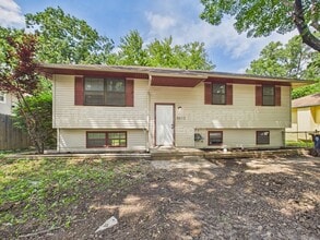 Building Photo - 8622 E 108th Terrace