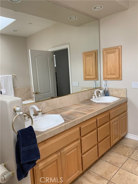 Building Photo - 1007 Lilienthal Ln