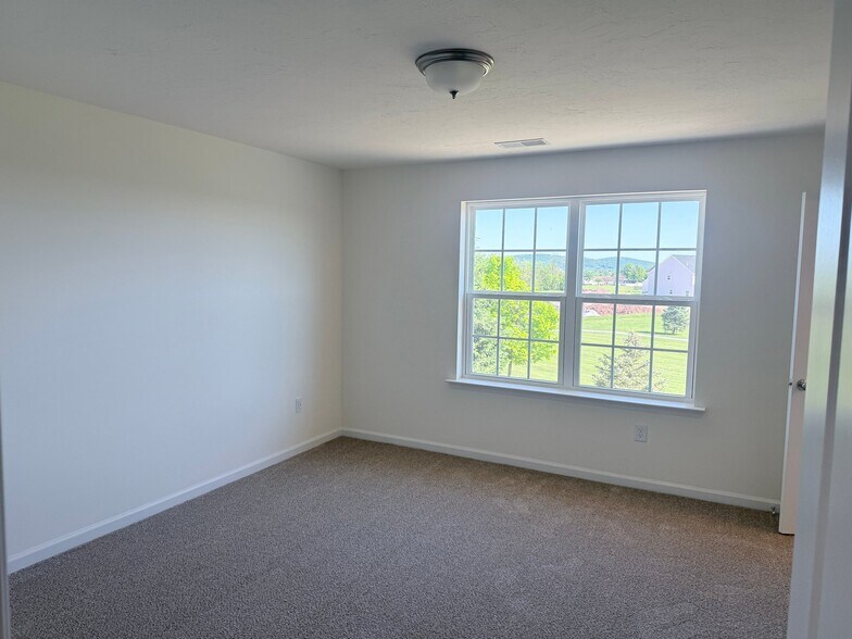 Building Photo - 3621 Fieldstone Dr