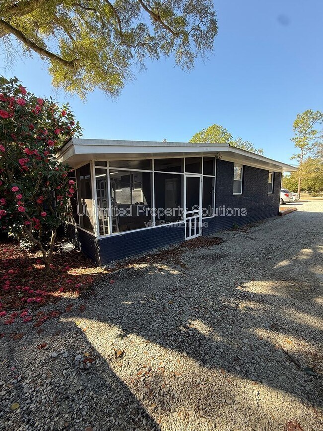 Building Photo - 312 Wood Dale Dr