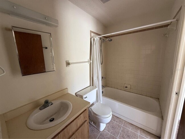 Building Photo - 3032 SE 5th Terrace