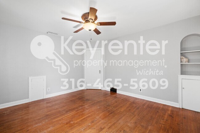 Building Photo - 1728 E McKnight Dr