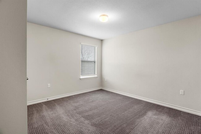 Building Photo - 1701 Jacey Way