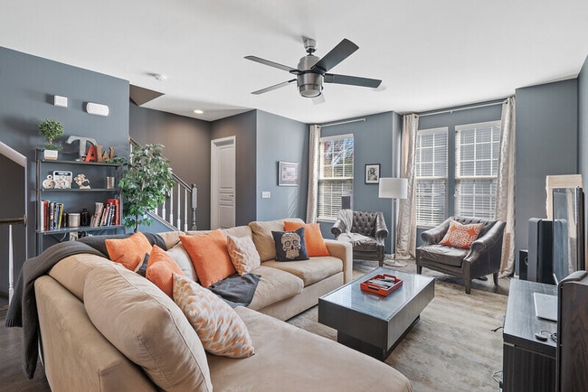 Building Photo - 8292 Heritage Crossing Ct