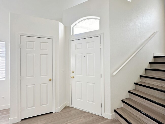 Building Photo - 4 BEDROOM WITH LOFT IN CUL DE SAC IN LONE ...