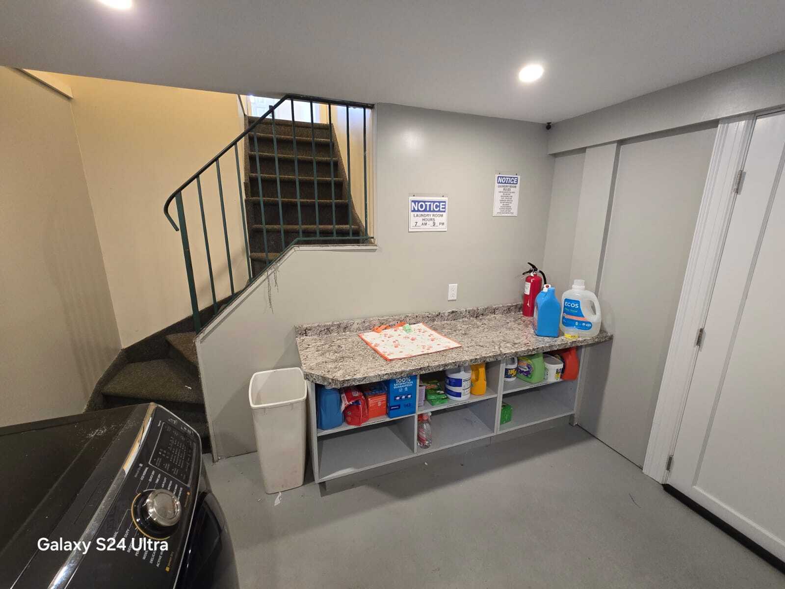 Building Photo - 133 William St