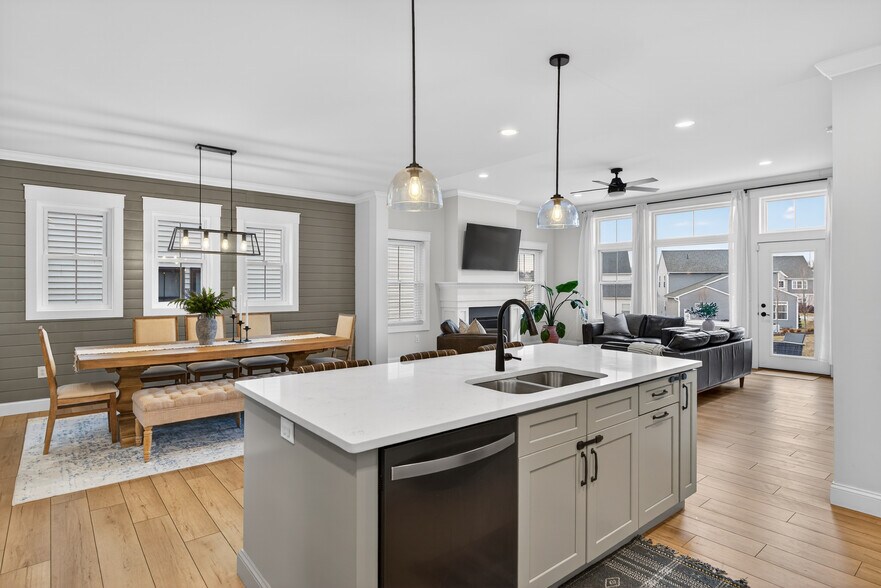 Building Photo - 1847 Emerald Way