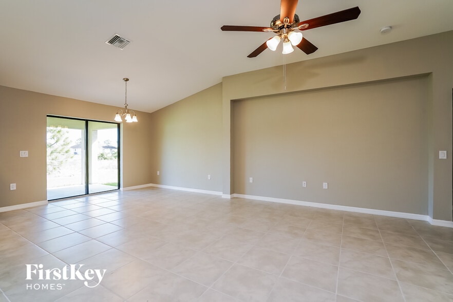 Building Photo - 2616 30th St SW