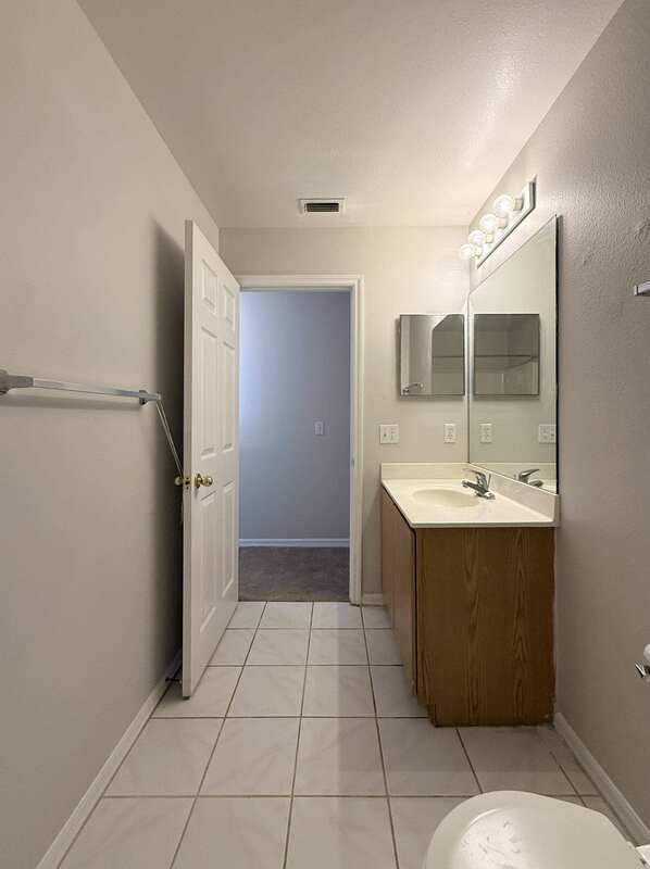 Building Photo - 13046 Waterbourne Dr