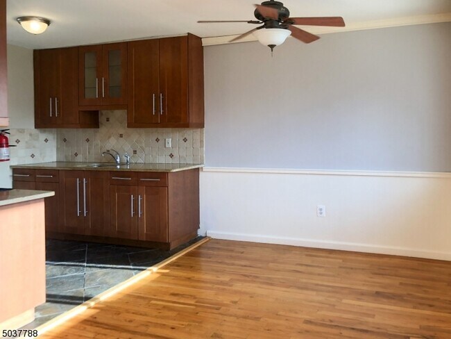 Building Photo - 401 Hwy 22 B31 U7