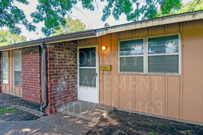 Building Photo - 2 Bedroom 1 Bath Coffeyville Apartment.