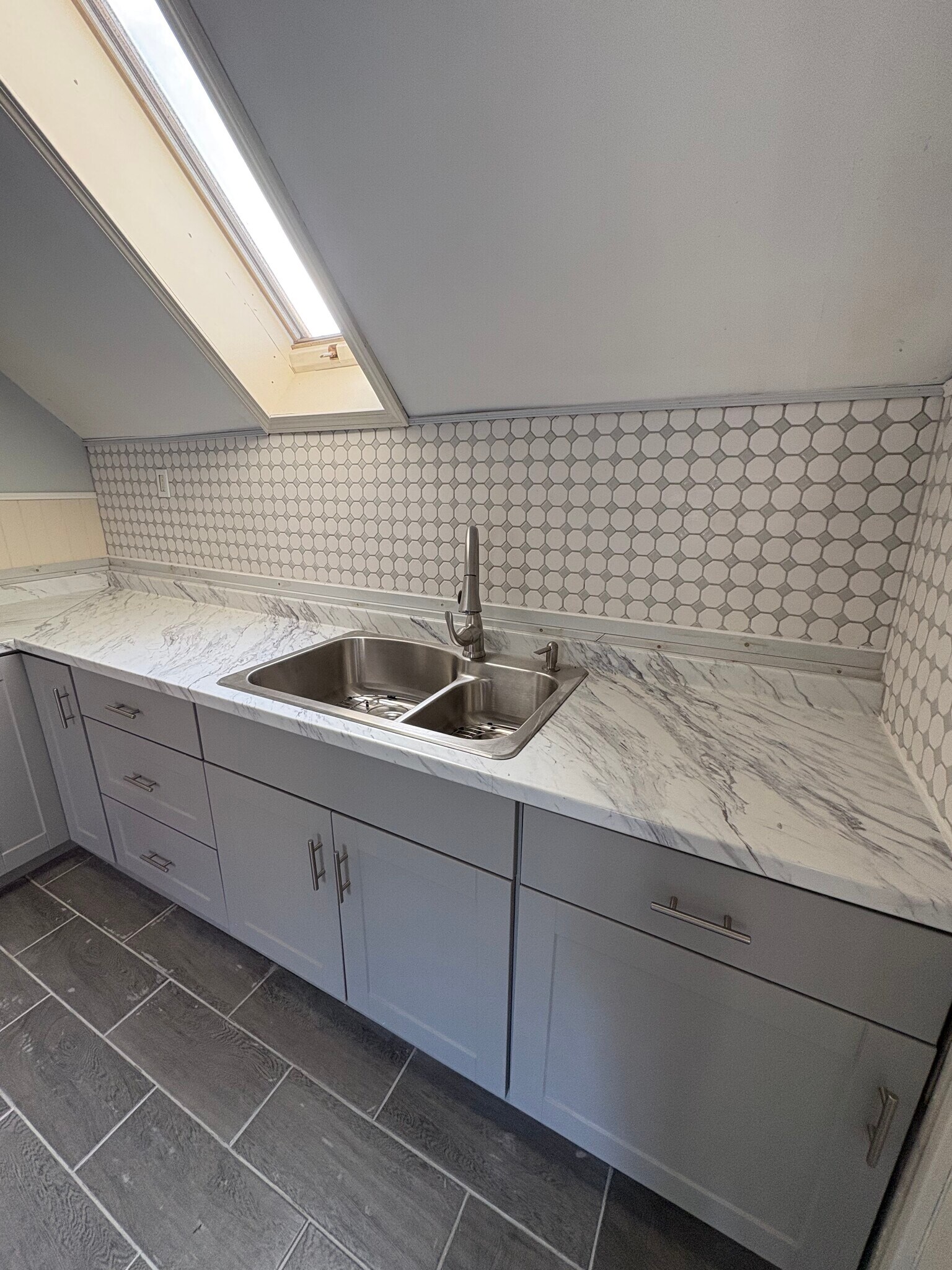 Building Photo - 121 London St