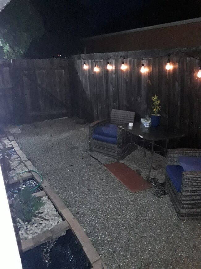 Building Photo - 118 SW Fairway Ave