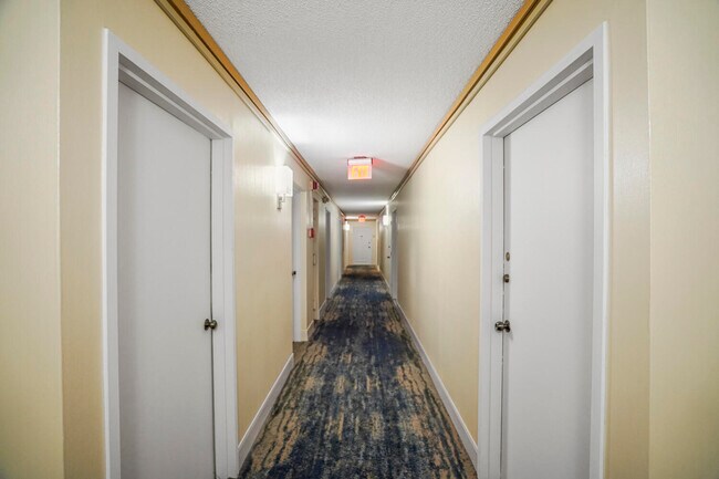 Building Photo - 18051 Biscayne Blvd