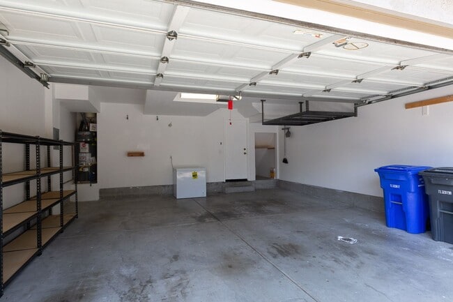 Building Photo - 3 Bed, 2 Bath Townhome in Carlsbad