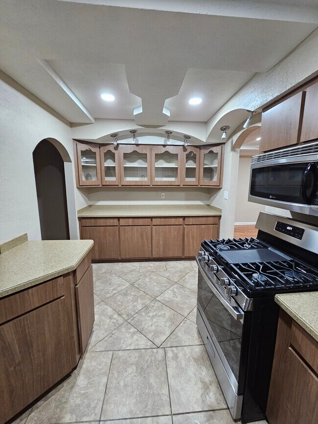 Building Photo - 526 Heidrich St