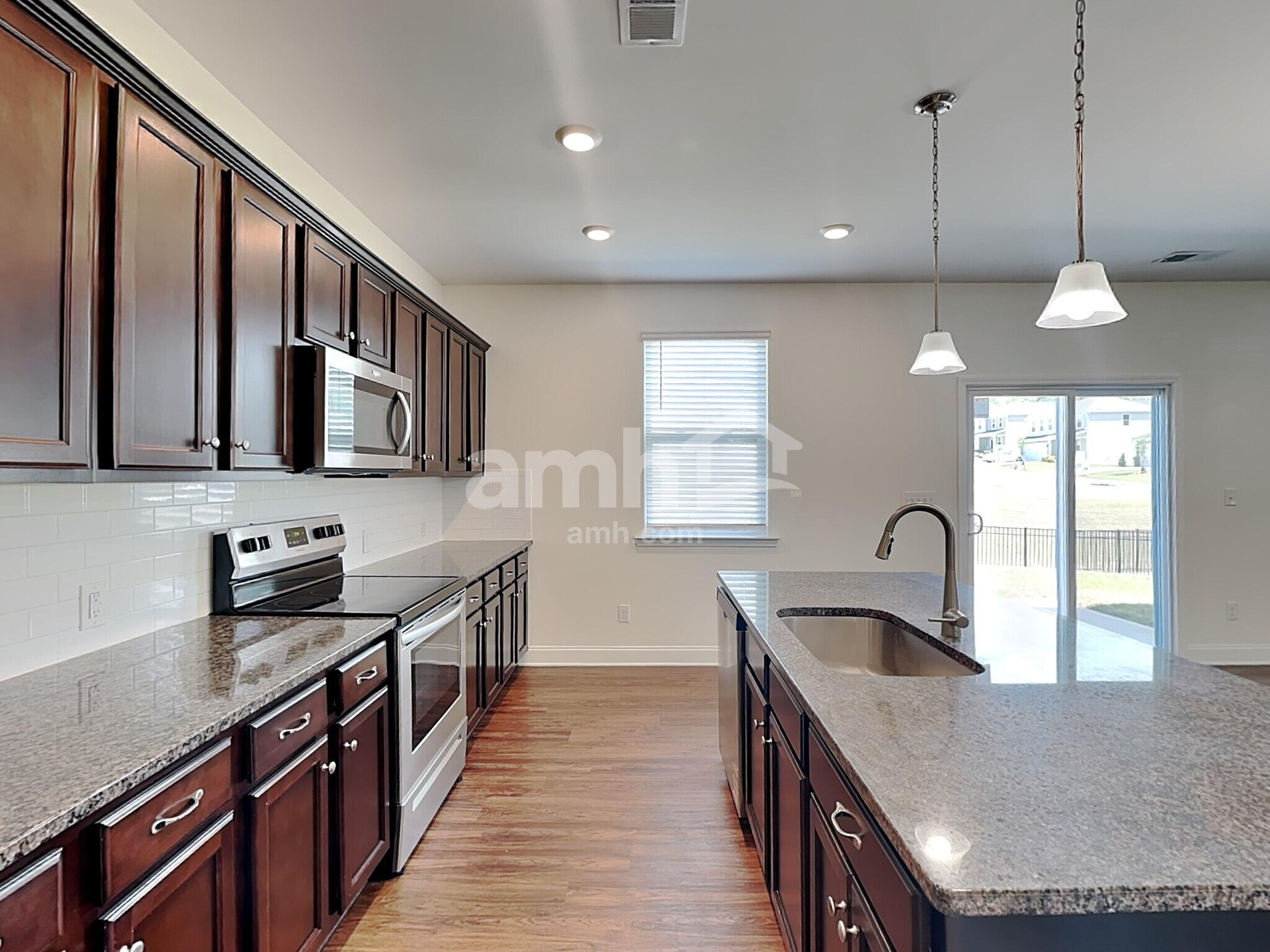 Building Photo - 145 Twin River Dr
