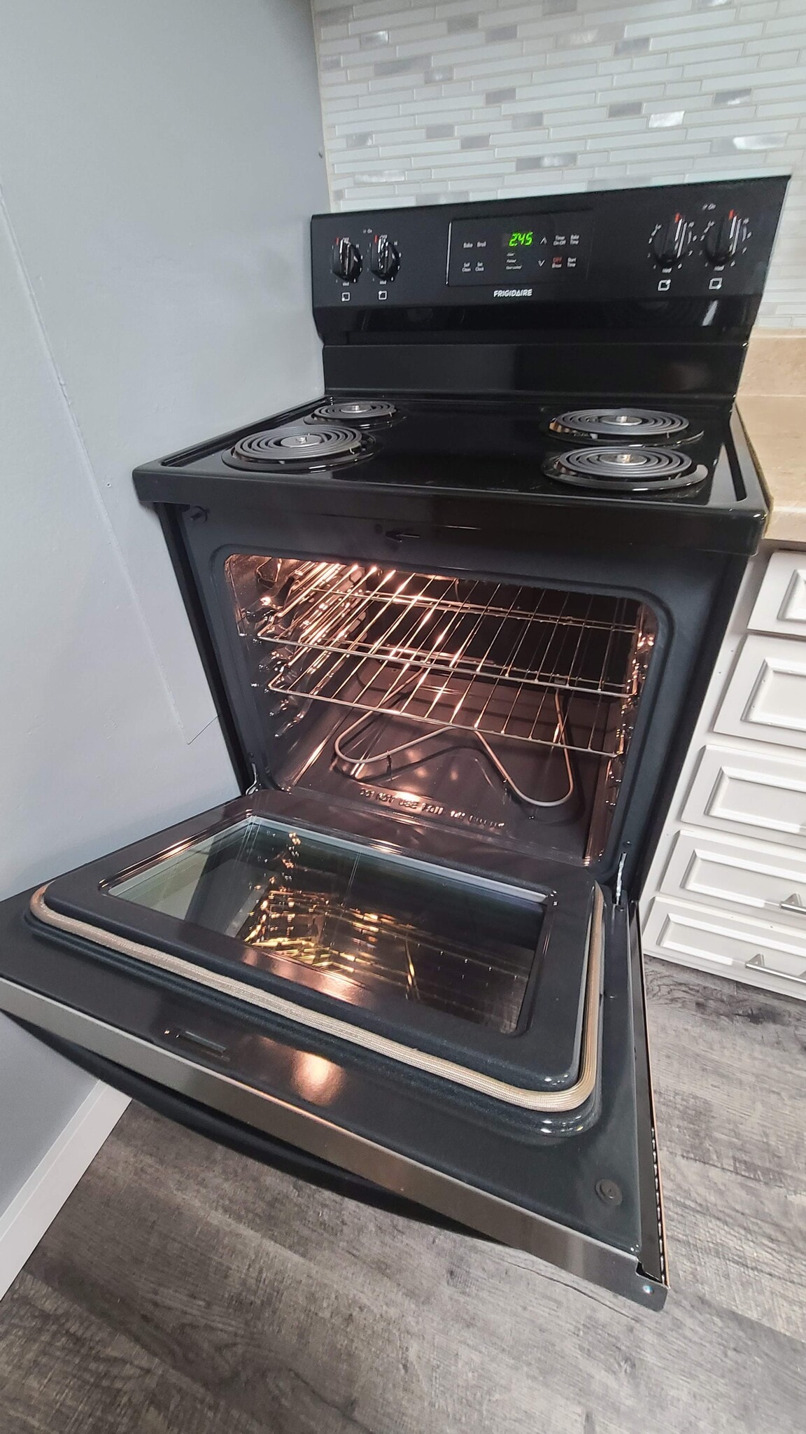 Building Photo - 225 Lexington Rd