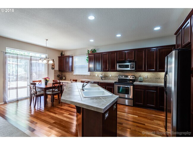 Building Photo - 59420 Oak Ridge St