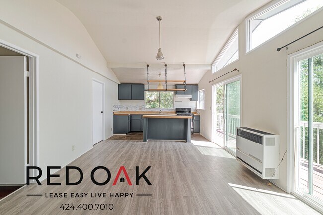 Building Photo - 474 1/2 Crane Blvd-474 1/2