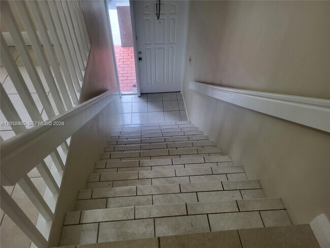 Building Photo - 9843 SW 138th Ave
