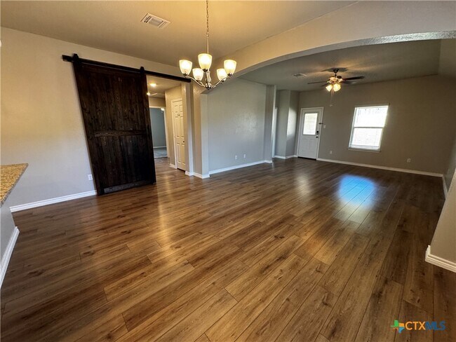 Building Photo - 117 Minnie J Lp
