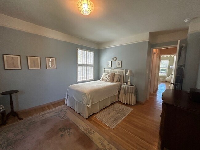 Building Photo - Charming San Roque Home on Quiet Cul de Sa...