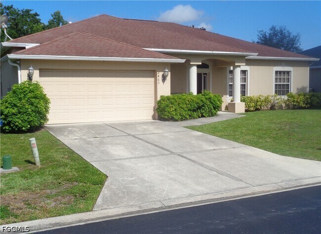 Building Photo - 2463 Nature Pointe Loop
