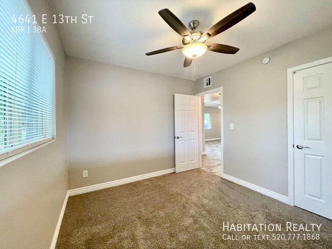 Building Photo - Beautifully Renovated 3/2 Home with 1/1 Gu...