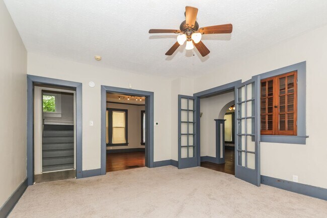 Building Photo - 3 Bed 1.5 Bathroom for rent in Dayton!