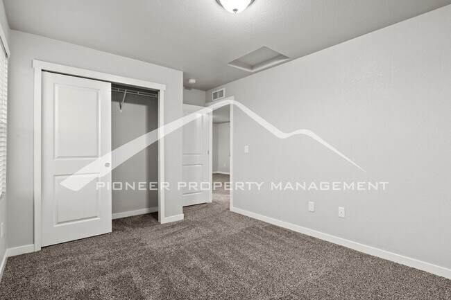 Building Photo - Elegant 3-Bed, 2.5-Bath Home with AC, 2-Car Garage, and Private Yard in Renaissance at Indigo Ranch