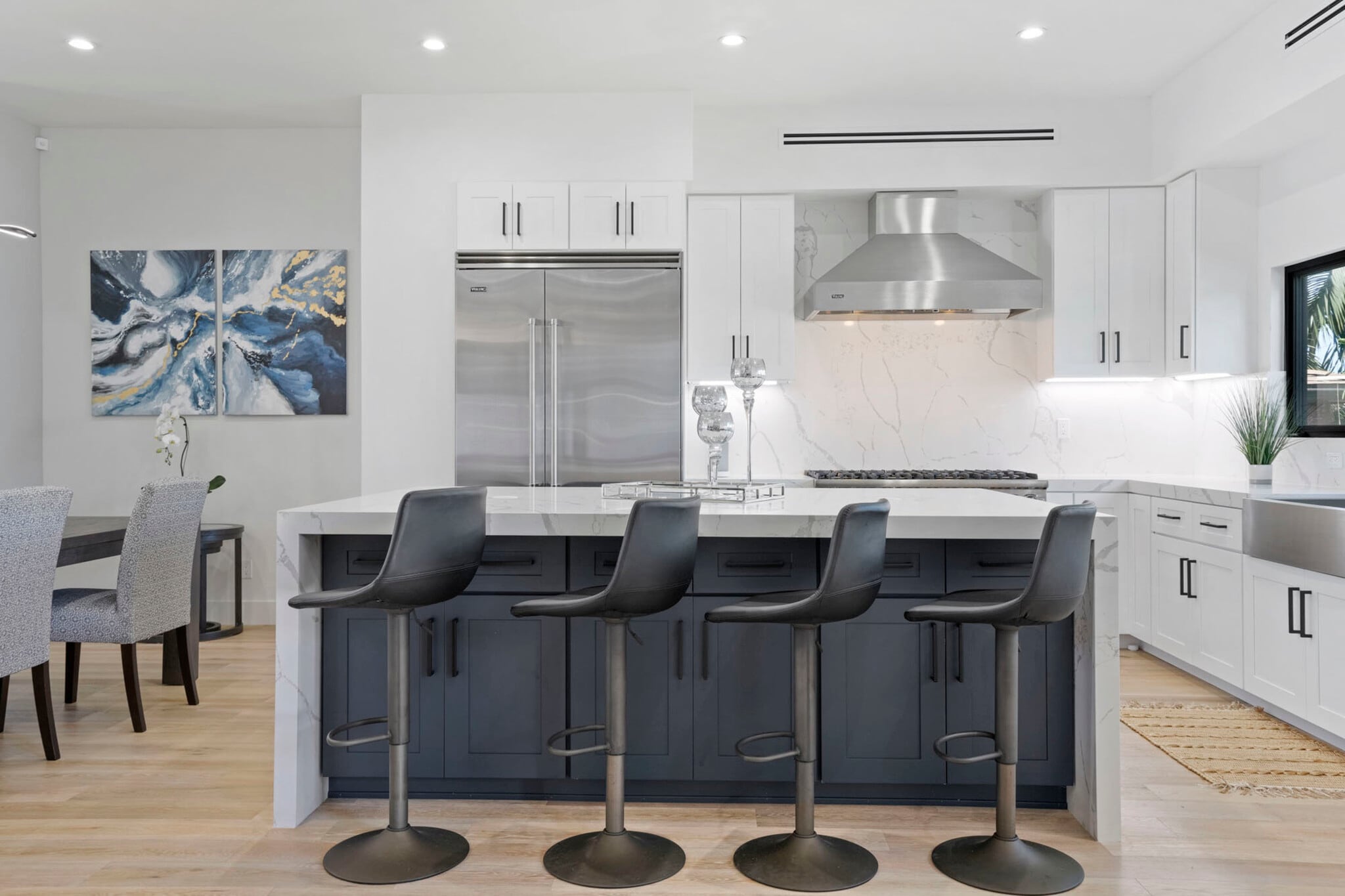 Center Island with Seating - 4386 Newport Ave