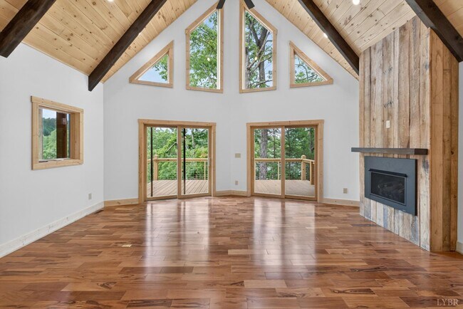 Building Photo - 308 Acres Ct