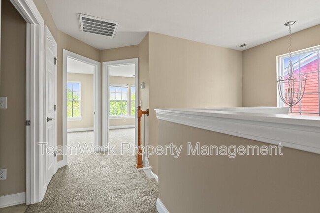 Building Photo - 9034 Parlor Dr