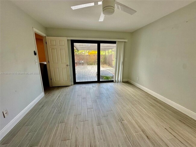 Building Photo - 6300 Royal Woods Dr