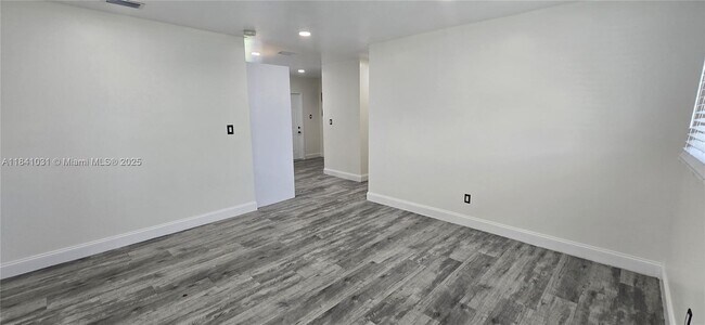 Building Photo - 9805 Marlin Rd