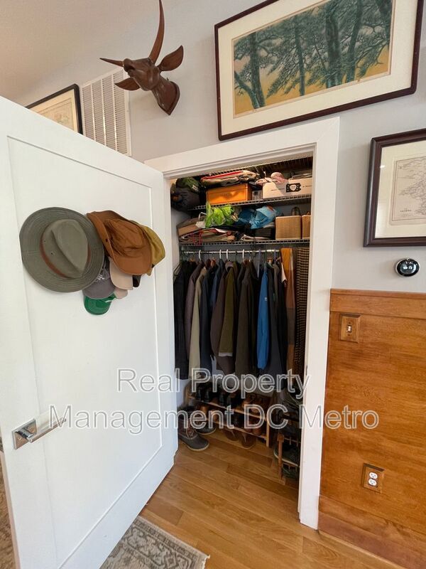 Building Photo - 1512 K St SE